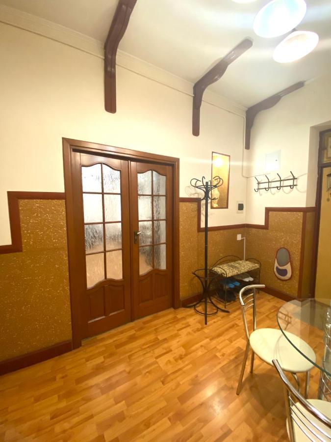 Квартира Подобово В Центрі На Вулиці Проспект Свободи 7 Leópolis Exterior foto